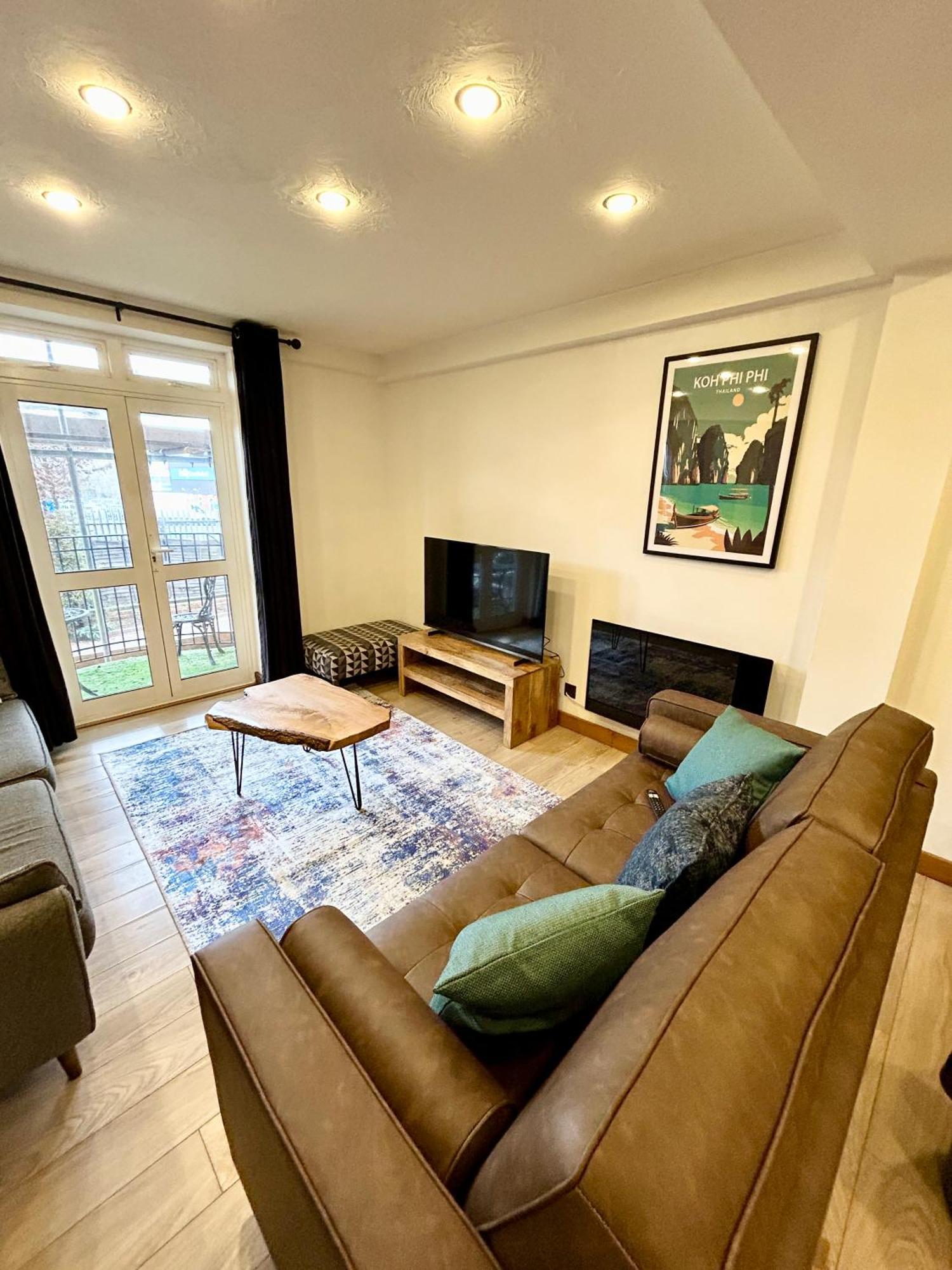Spacious 3 Bedroom Apartment Close To Marina, 2 Parking Spaces, Kingsize Or Single Beds سوثامبتون المظهر الخارجي الصورة
