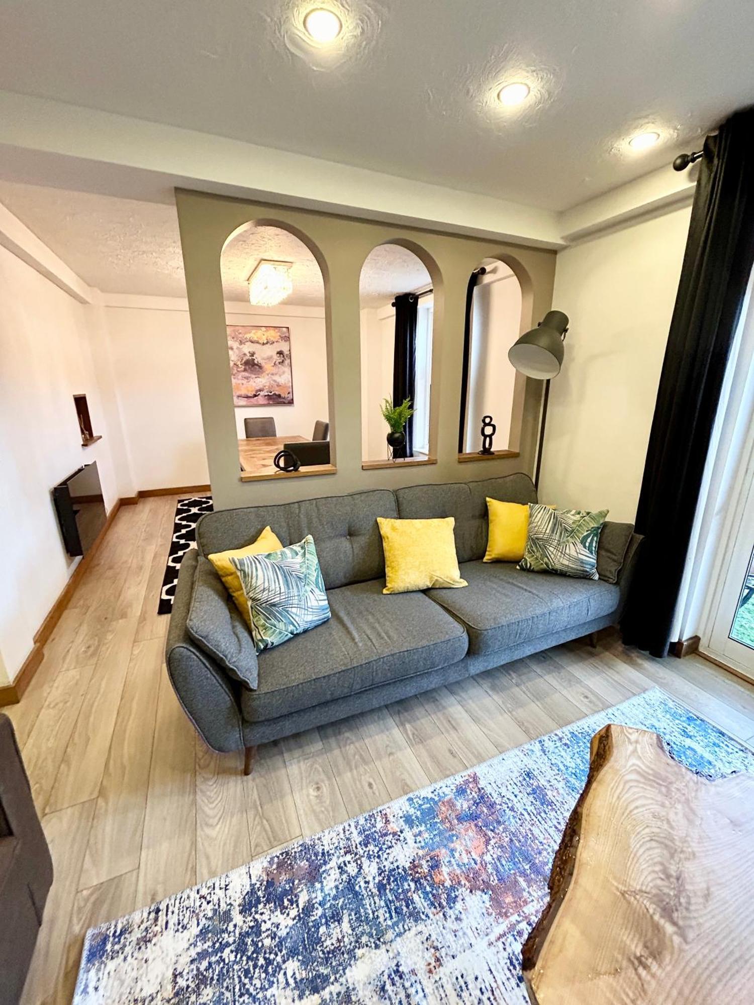 Spacious 3 Bedroom Apartment Close To Marina, 2 Parking Spaces, Kingsize Or Single Beds سوثامبتون المظهر الخارجي الصورة