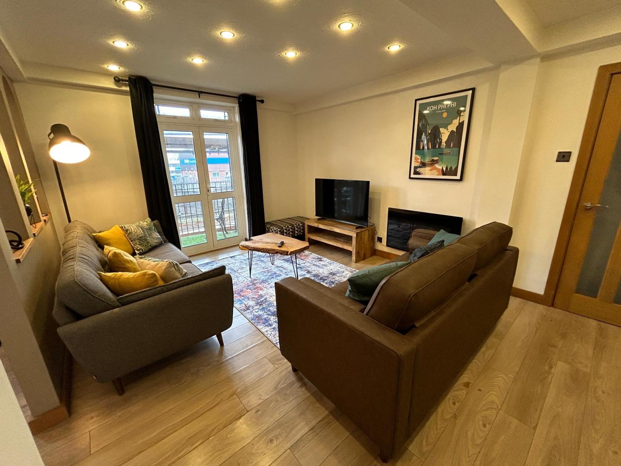 Spacious 3 Bedroom Apartment Close To Marina, 2 Parking Spaces, Kingsize Or Single Beds سوثامبتون المظهر الخارجي الصورة